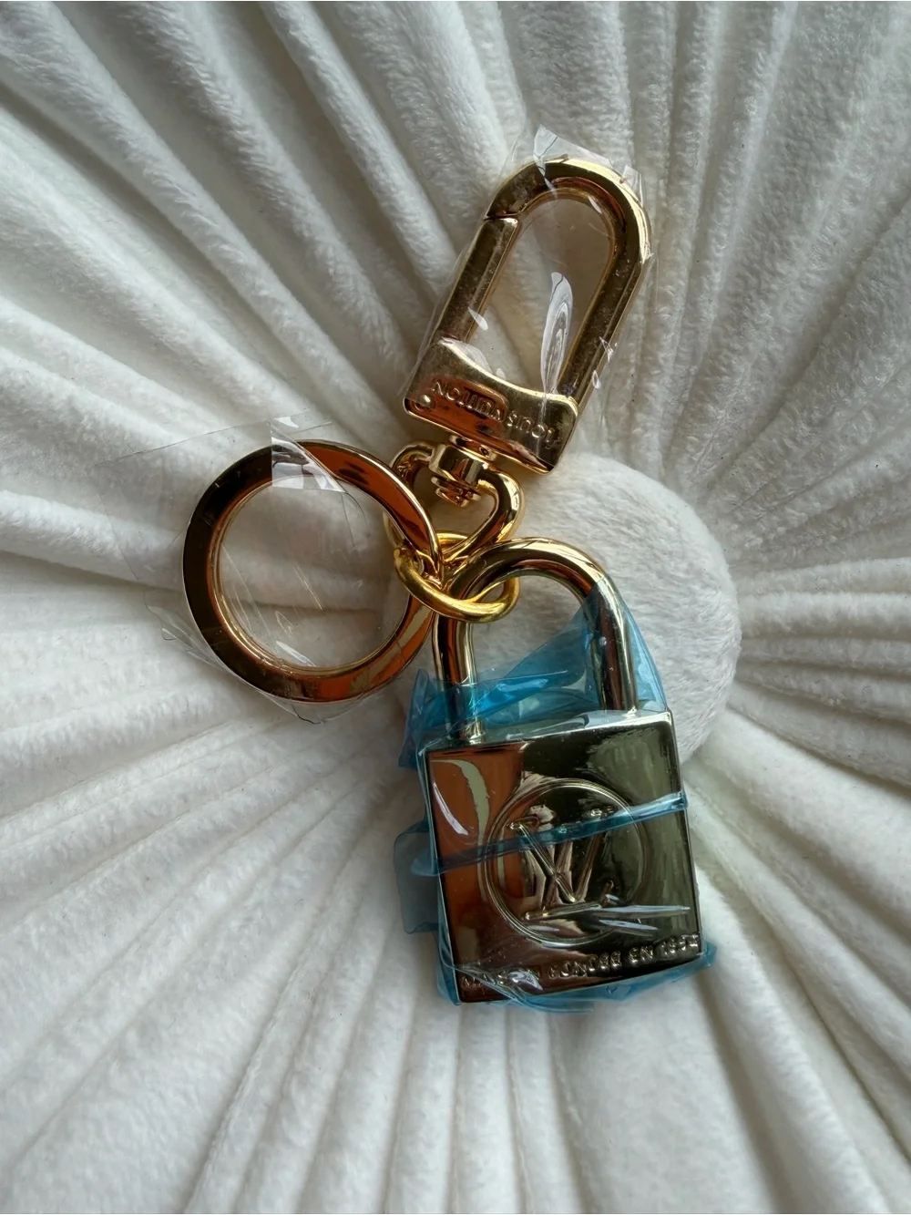 Gold Tone Padlock Bag Charm Keychain Fashion Accessory New